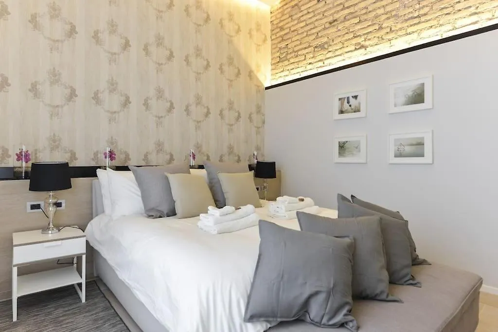 Luxury Home Vittoria Rome 0*,  Italy